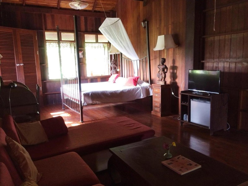 Ruen Thai Rim Haad, Klaeng, Thailand