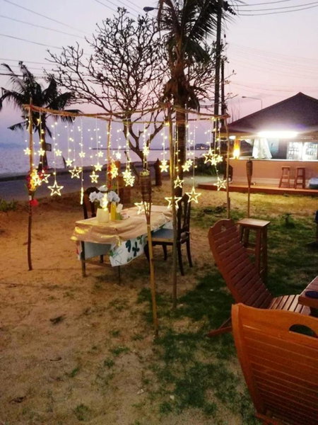 Ruen Thai Rim Haad, Klaeng, Thailand