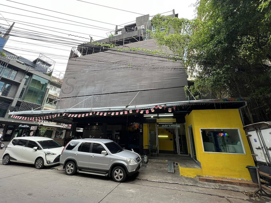 comfy crib hostel, Bangkok, Thailand
