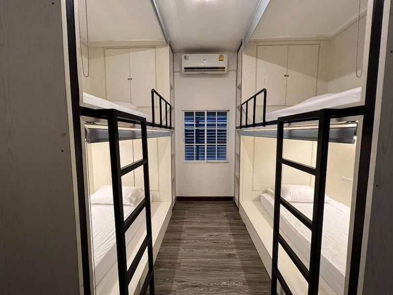 comfy crib hostel, Bangkok, Thailand