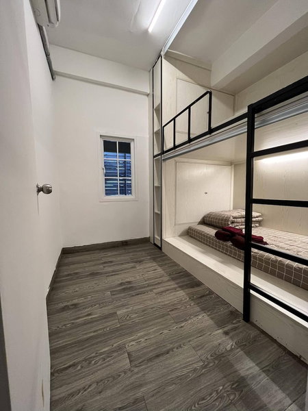comfy crib hostel, Bangkok, Thailand