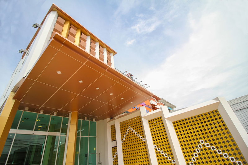 Convenient Grand Hotel, Bang Sao Thong, Thailand