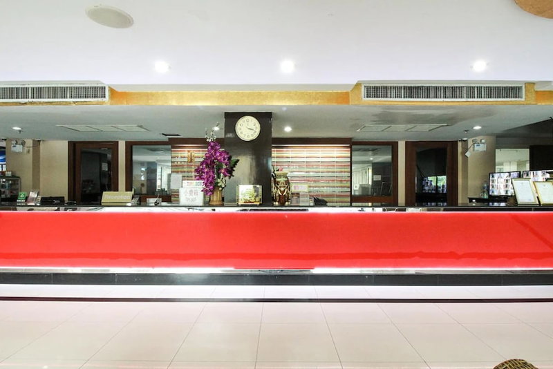 Convenient Grand Hotel, Bang Sao Thong, Thailand