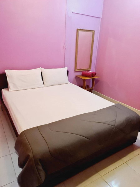 Royal Land Mae Klong Hotel, Samut Songkhram, Thailand