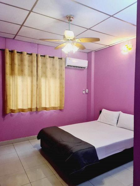 Royal Land Mae Klong Hotel, Samut Songkhram, Thailand