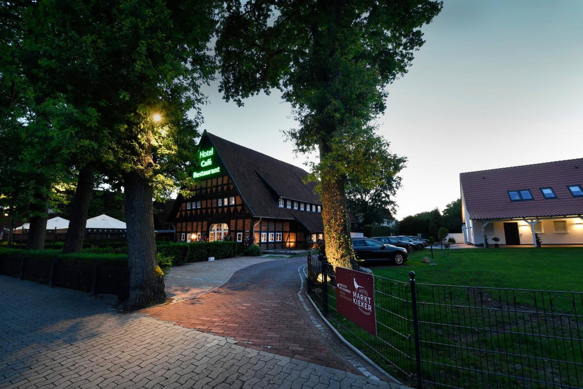 Hotel · Hotel Marktkieker, Großburgwedel