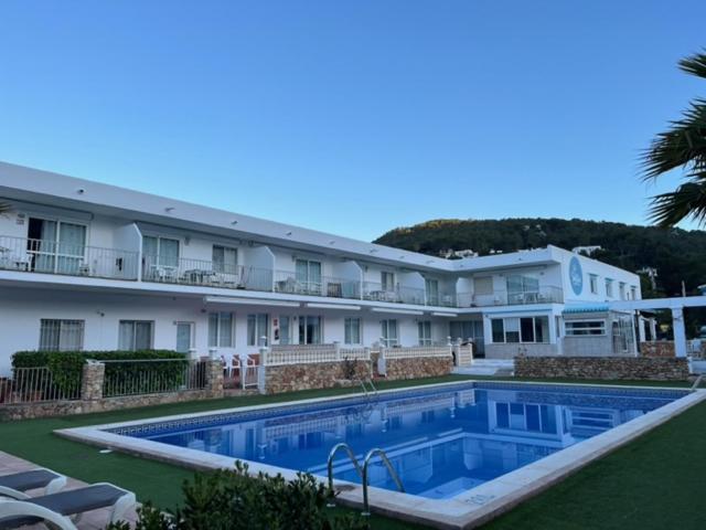 Apartamentos Cana Sofía, Cala Llonga, Spain
