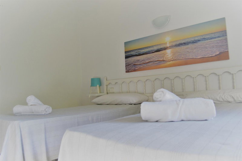 Apartamentos Cana Sofía, Cala Llonga, Spain