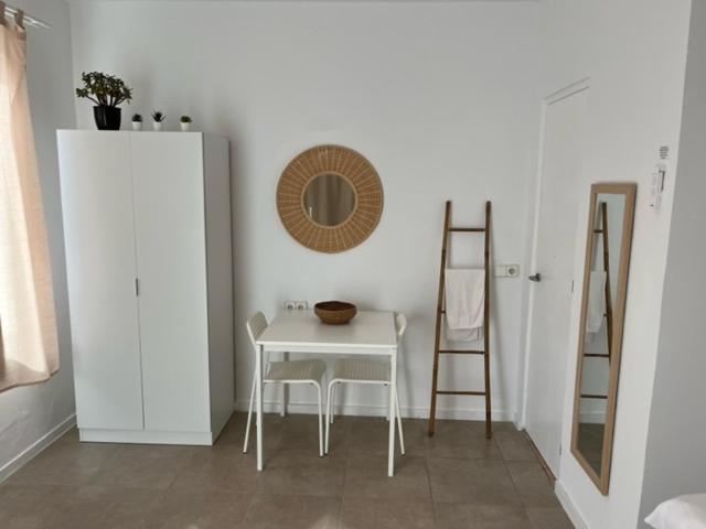 Apartamentos Cana Sofía, Cala Llonga, Spain