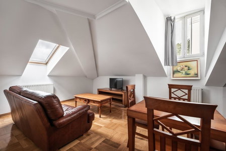 Apartamentos El Cid, Burgos, Spain