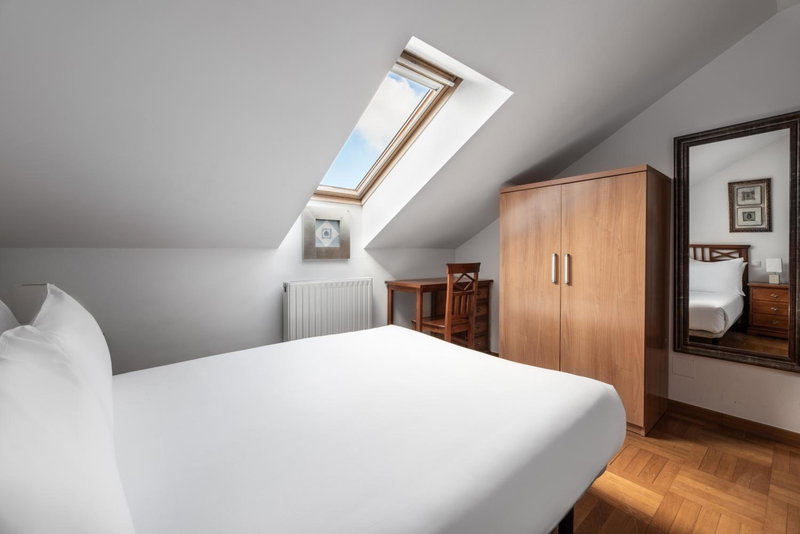 Apartamentos El Cid, Burgos, Spain