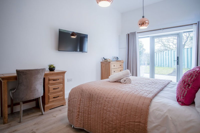 The Sleeping Giant - Pen Y Cae Inn, Swansea, United Kingdom