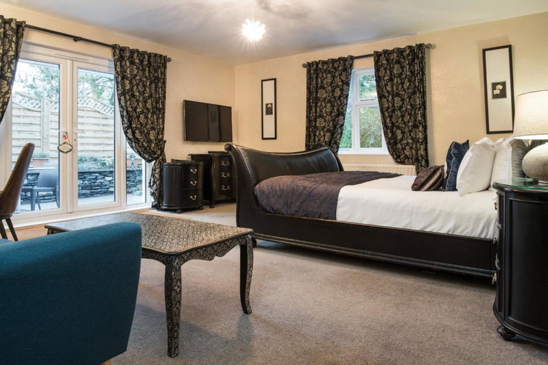 The Howbeck & The Retreat 5min to Lake, Restaurants & to the free Hydro Wellness Club, Windermere, United Kingdom
