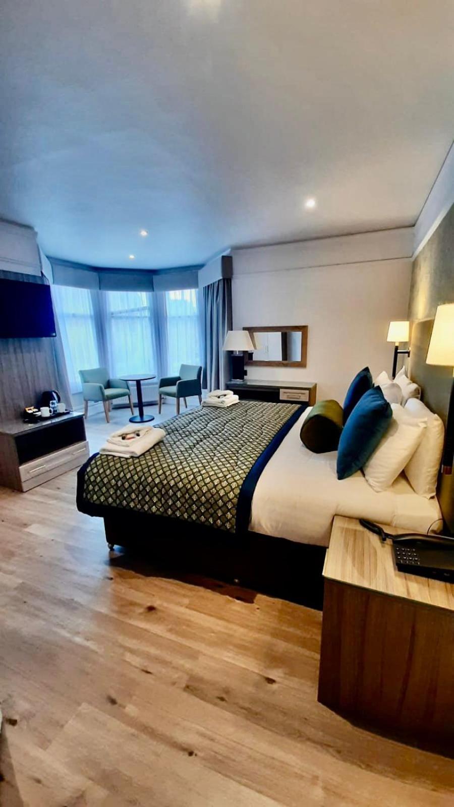 Hotel Coco, United Kingdom