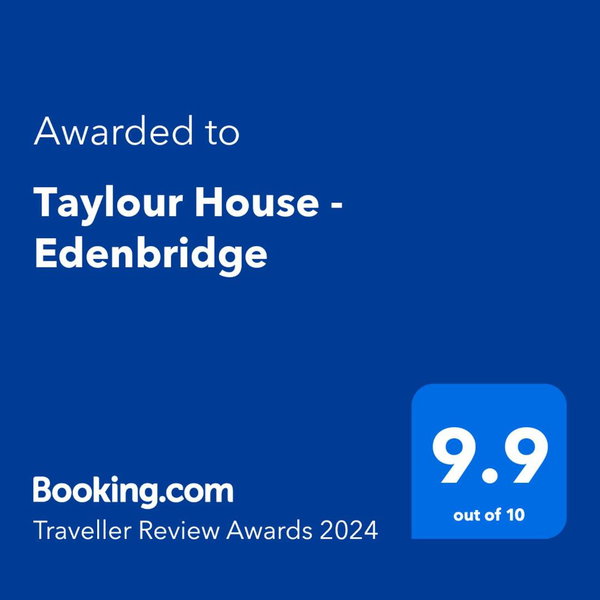 Taylour House - Edenbridge, sleeps 10, historic, unique yet modern, Kent, United Kingdom