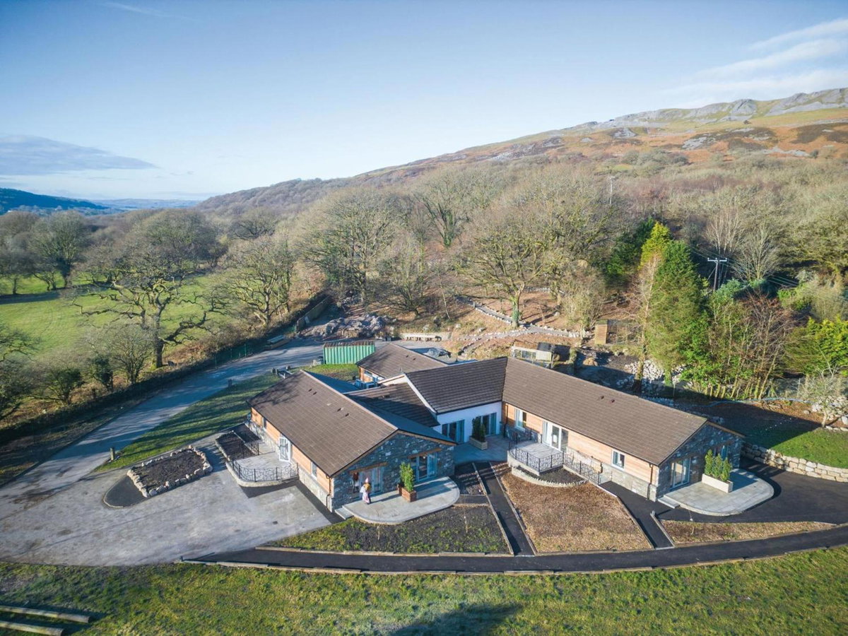 Suite 5 - Sleeping Giant Hotel - Pen Y Cae Inn, United Kingdom