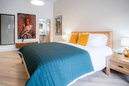 Suite 5 - Sleeping Giant Hotel - Pen Y Cae Inn, Brecon, United Kingdom