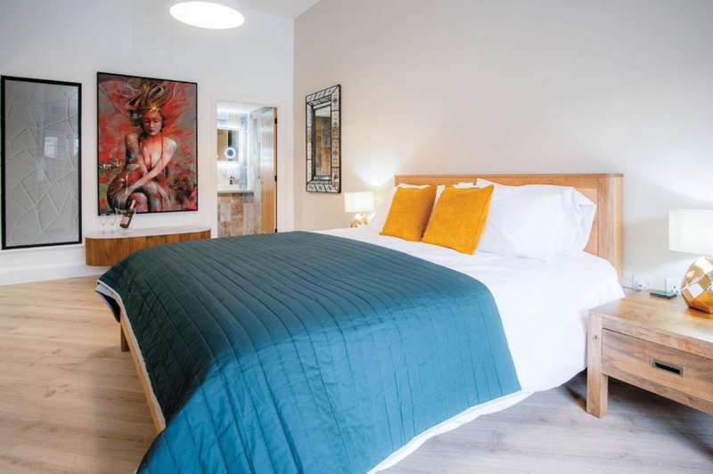 Suite 5 - Sleeping Giant Hotel - Pen Y Cae Inn, Brecon, United Kingdom