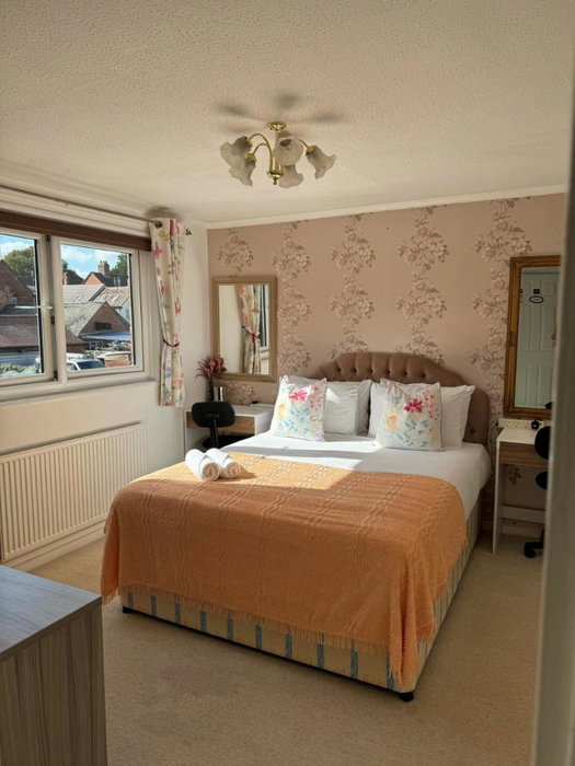 Enjoy your stay at Chorley Road, Droitwich, United Kingdom