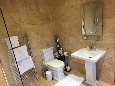 Brackfield House Super king bed ,Single Free parking wifi, Killaloo, United Kingdom