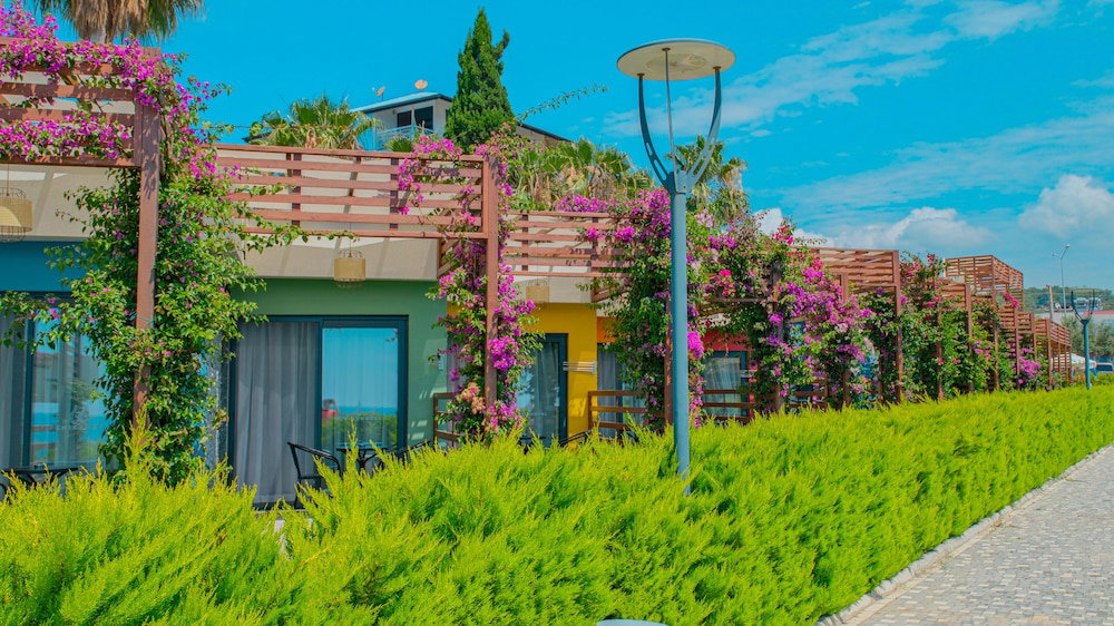 Feniks Hotel, Turkey