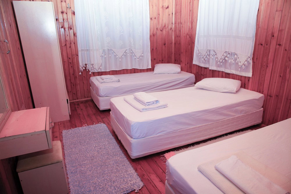 Korsan Pansiyon, Turkey