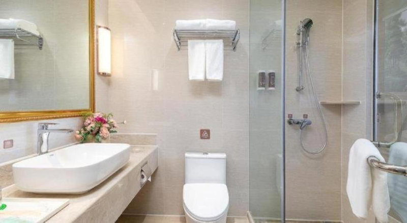 Vienna Hotel Guangdong Maoming China 1st Beach, Dianbai, China