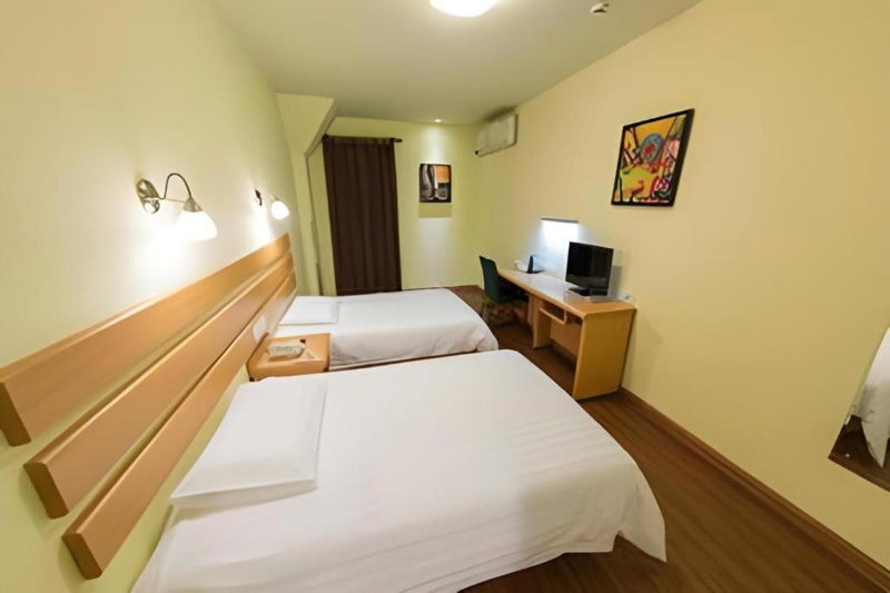 Home Inn Neo Leshan Central Food Street, Leshan, China