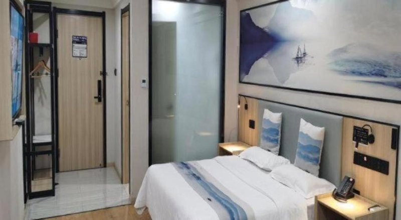 Green Tree Inn Express Jiangsu Taizhou Xinghua RT-Mart, Xinghua, China