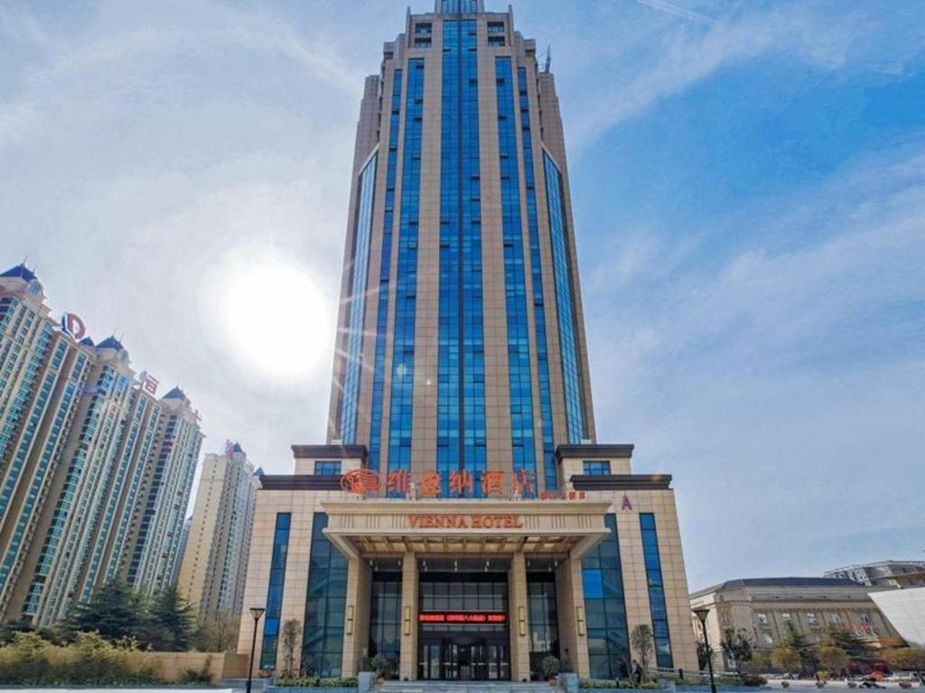 Vienna Hotel Zhengzhou 8th Street Economic Center Plaza Metro Station, China
