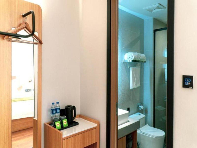 GreenTree Inn Express Datong High-Speed Railway Station Old City Wall, Datong, China