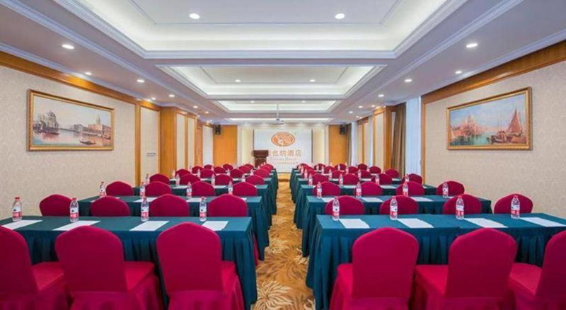 Vienna Hotel Ganzhou Economic Development Zone 1st Hospital West High-Speed Railway Station, Ganzhou, China