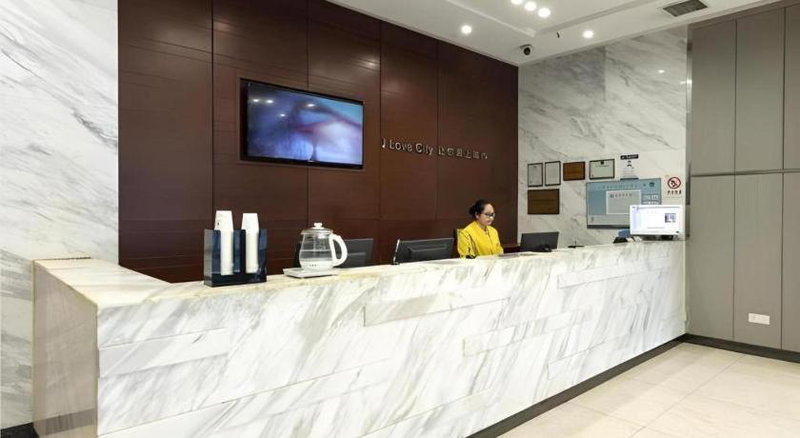 City Comfort Inn Wuhan Dream Times Baotong Temple Metro Station, Wuhan, China