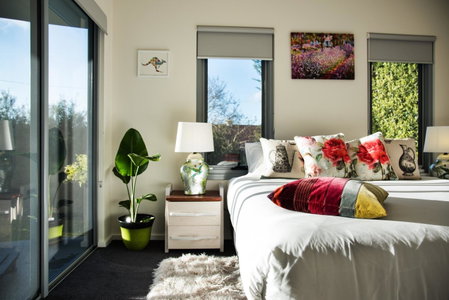 Azura, Daylesford, Australia