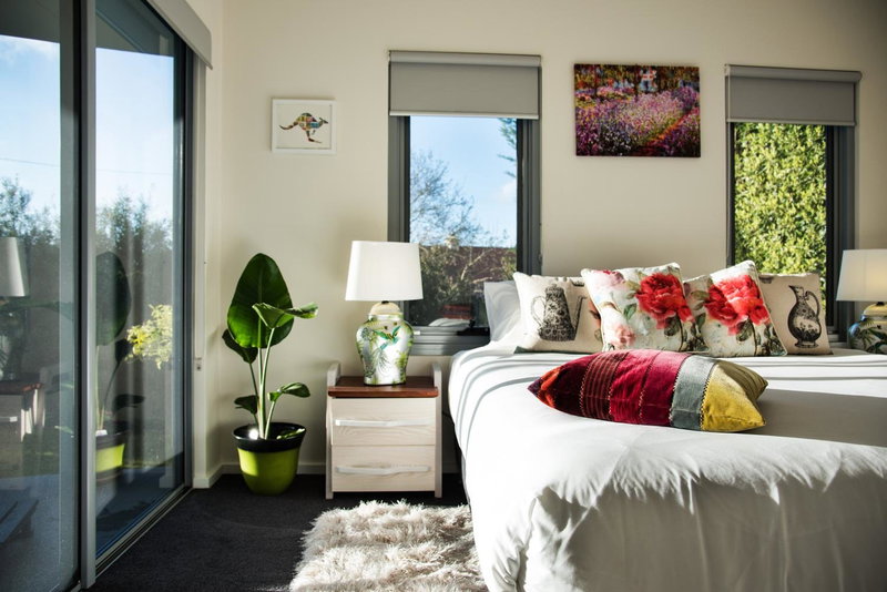 Azura, Daylesford, Australia