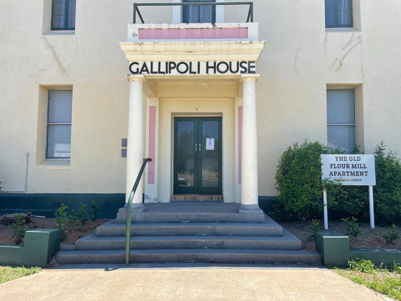Gallipoli House- The Loft Apartment TOP FLOOR apartment, Narrabri, Australia