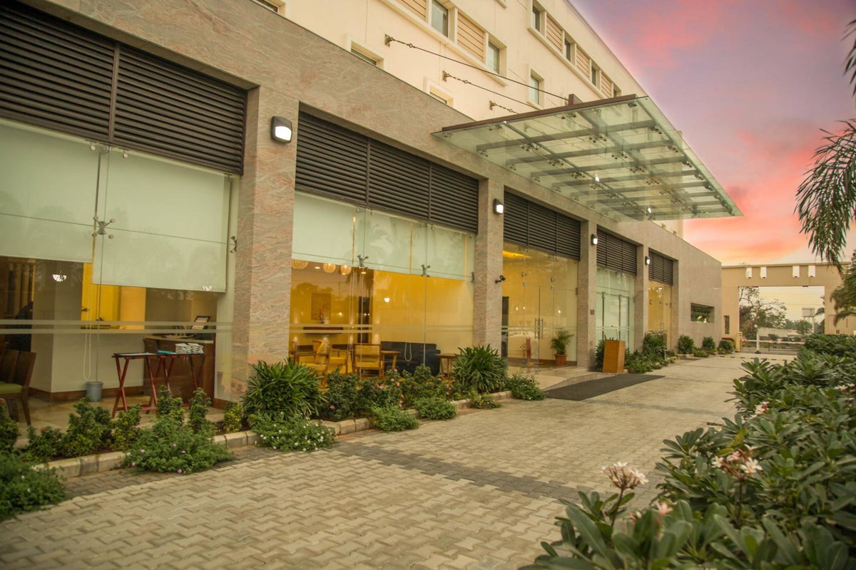Hotel · Kalyan Grand - a business hotel, Vandalūr