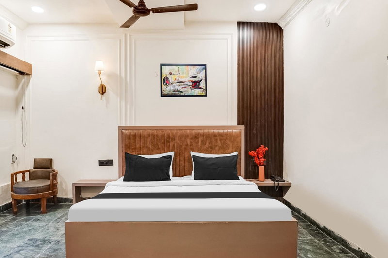OYO Collection O Ratan Lal Nagar, Kānpur, India