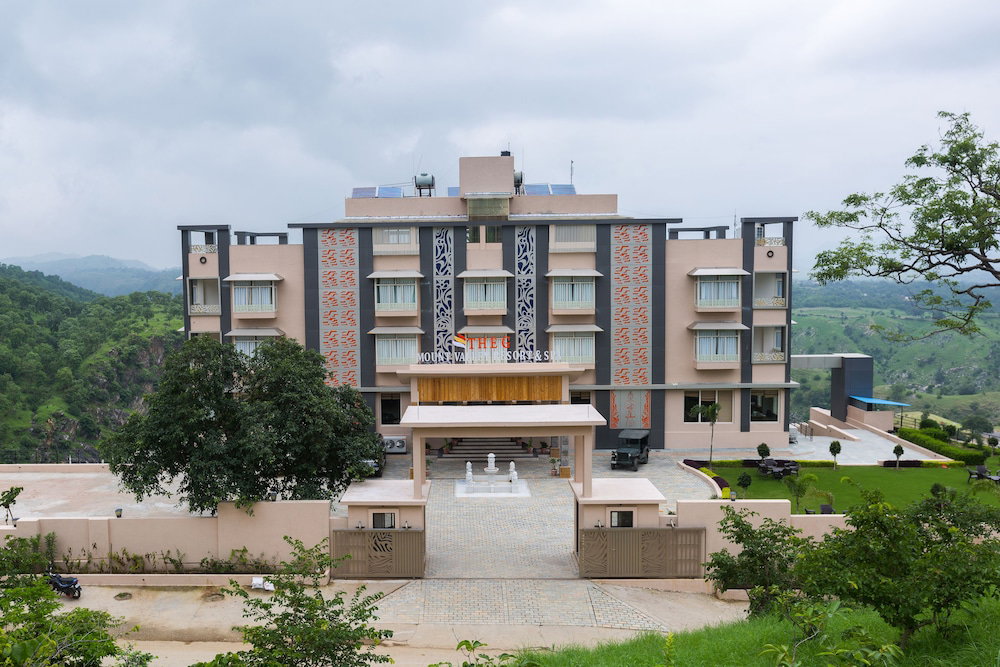 Mount Valley Resort, India