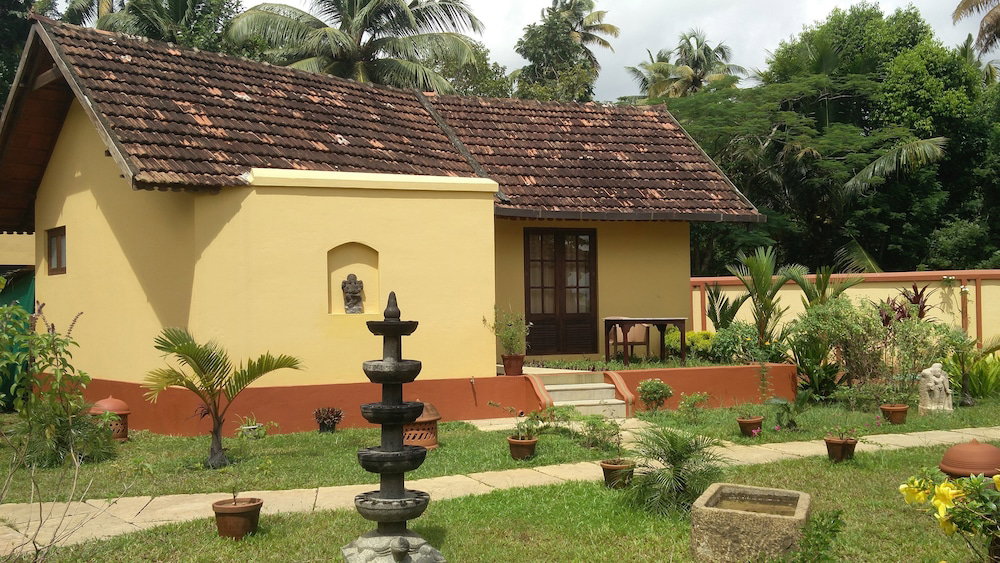 Hotel · Ameya, Cherthala