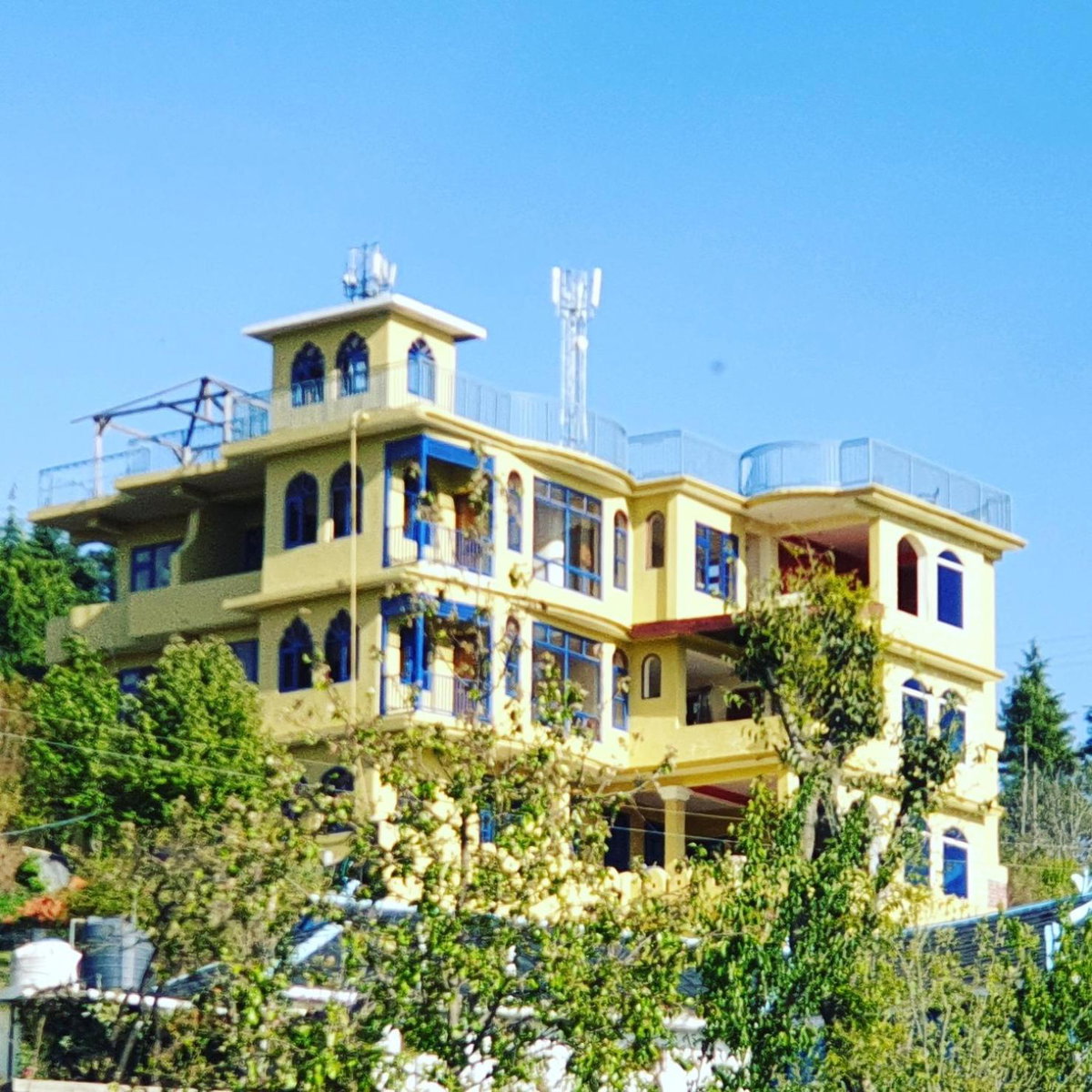 Hotel · Naldehra House Hotel, Nāldera