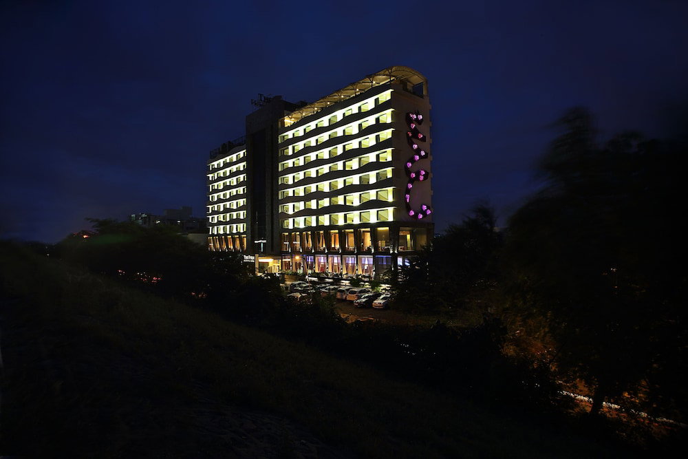 Fortune Select SG Highway, Ahmedabad - Member ITC Hotels' Group, India