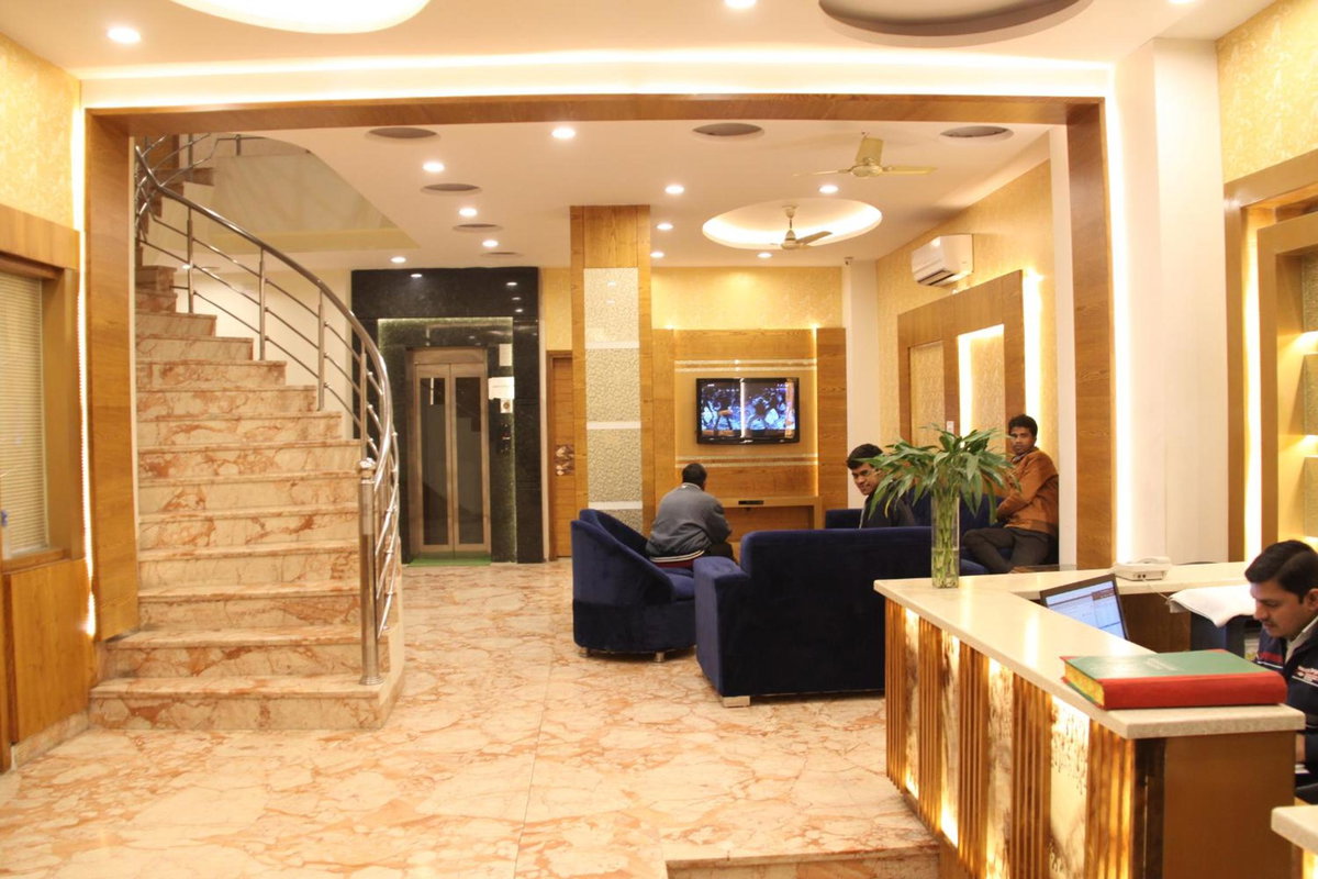 Hotel Golden Oasis - 5 Minute Walk from New Delhi Railway Station, India
