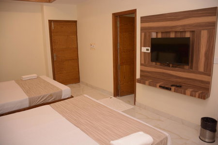 Hotel Golden Oasis - 5 Minute Walk from New Delhi Railway Station, New Delhi, India
