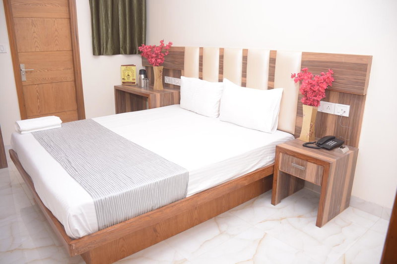 Hotel Golden Oasis - 5 Minute Walk from New Delhi Railway Station, New Delhi, India
