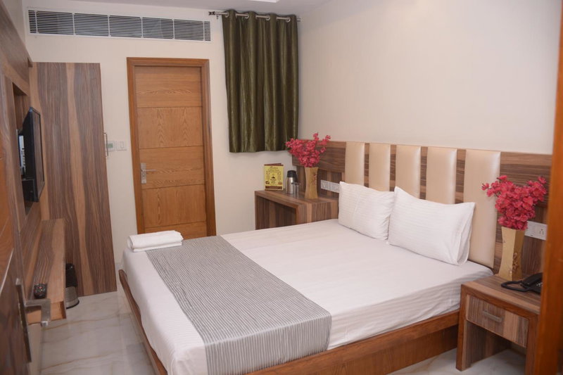 Hotel Golden Oasis - 5 Minute Walk from New Delhi Railway Station, New Delhi, India