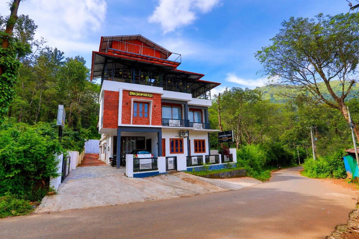 Hotel · Dakshinakasi Guest House, Thirunelli