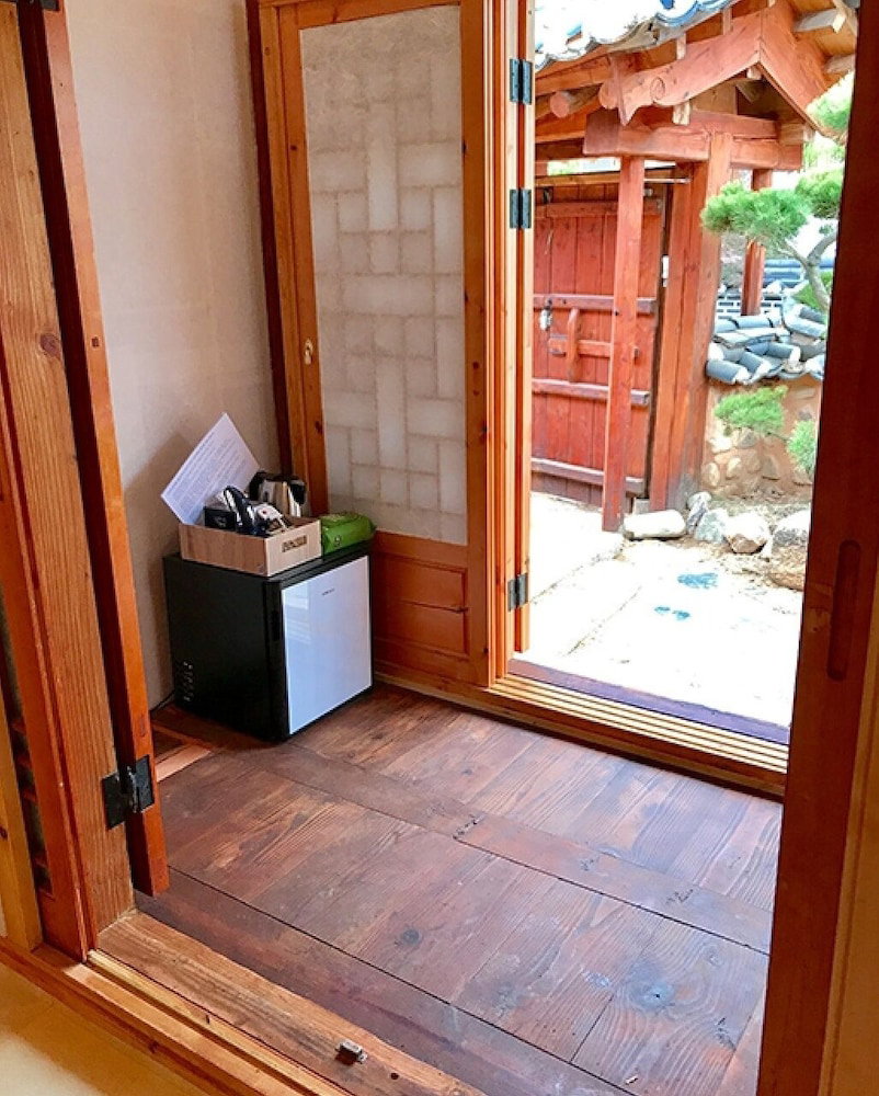 Jeonju Gaeunchae Hanok Stay 2nd Branch, South Korea
