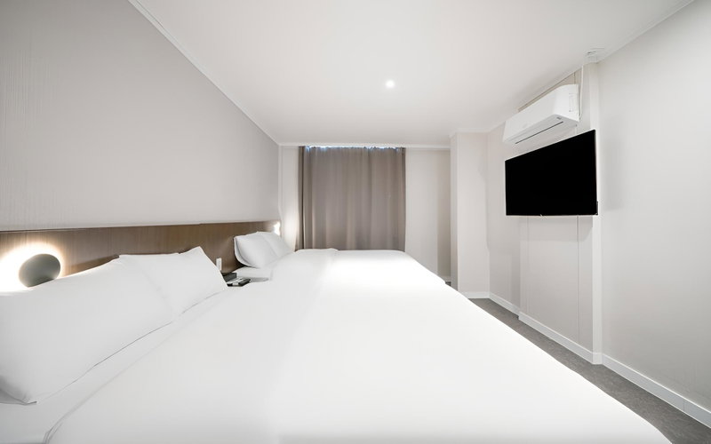 Geojedo Jangseungpo Hotel Carara, Geoje, South Korea