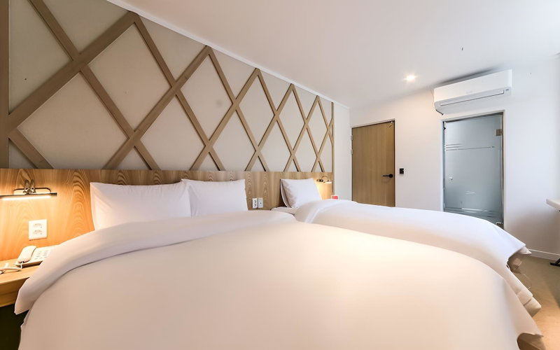 Geojedo Jangseungpo Hotel Carara, Geoje, South Korea